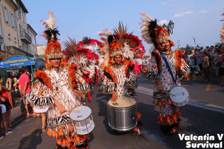 Parade à Bastia : thème Fiesta Parade