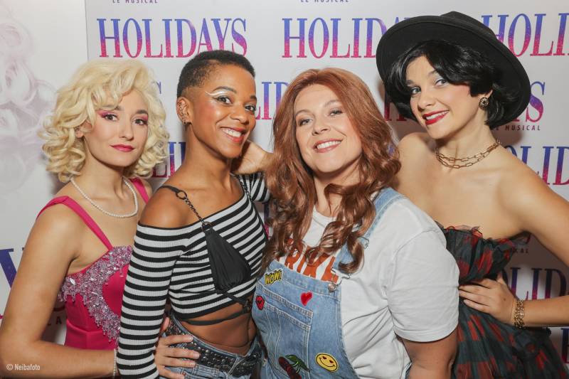 HOLIDAYS THE MUSICAL, A SHOW FOR LOVERS OF POP CULTURE!