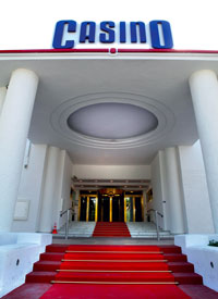 Formation musicale se produisant au Casino de Bandol : Nathan Show World, 83150